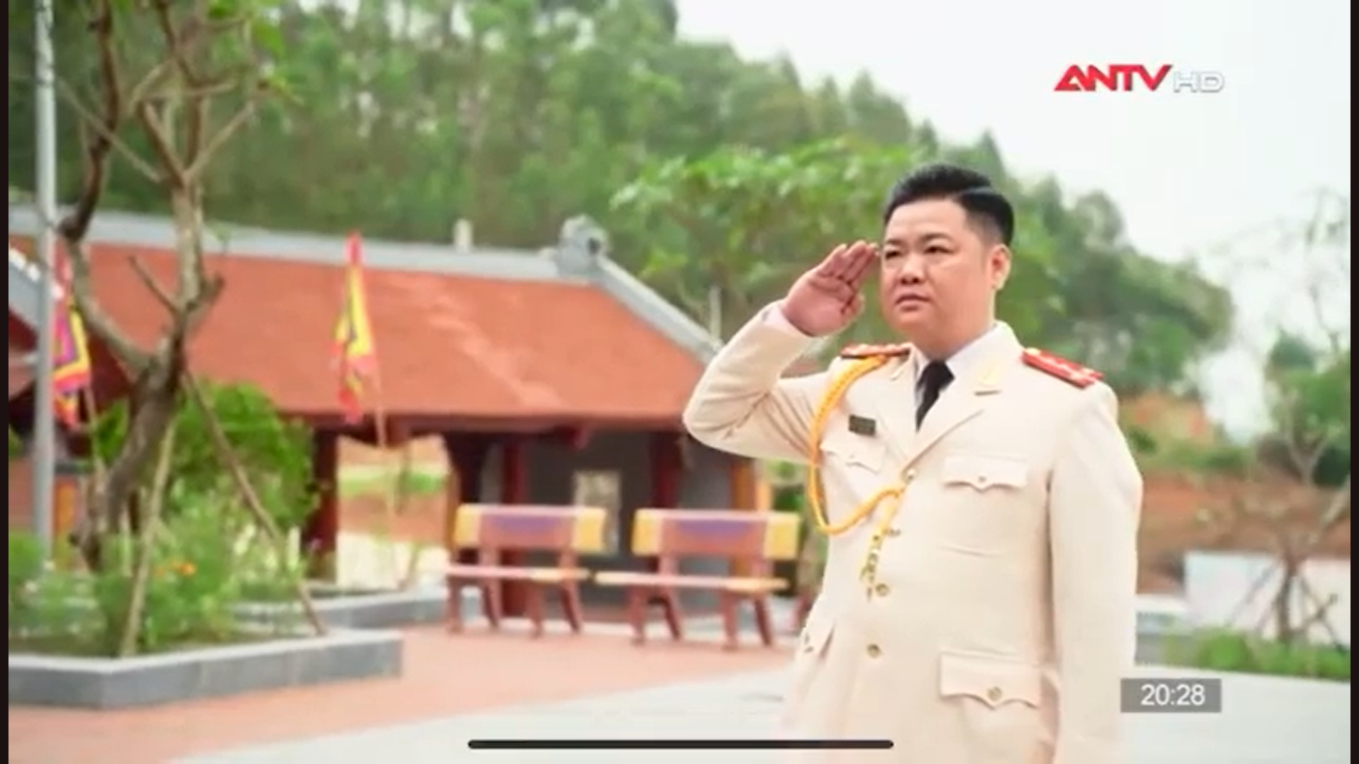 Phóng sự Huyền thoại nữ anh hùng CAND Cao Kỳ Vân - ca sỹ Phan Mạnh Thắng.png